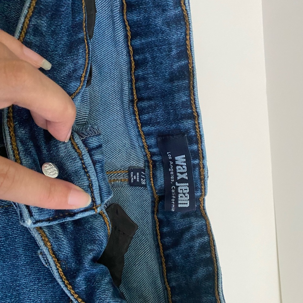 Jean shorts distressed